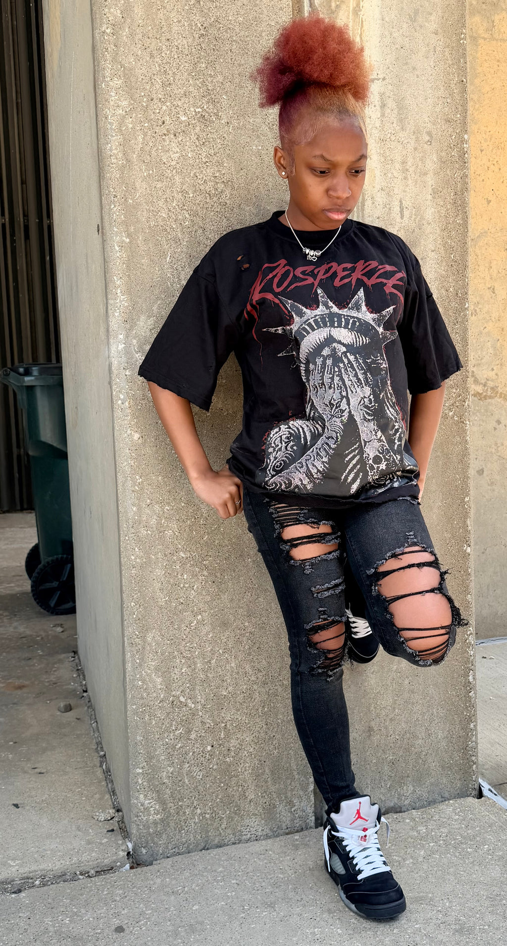Black distressed liberty tee