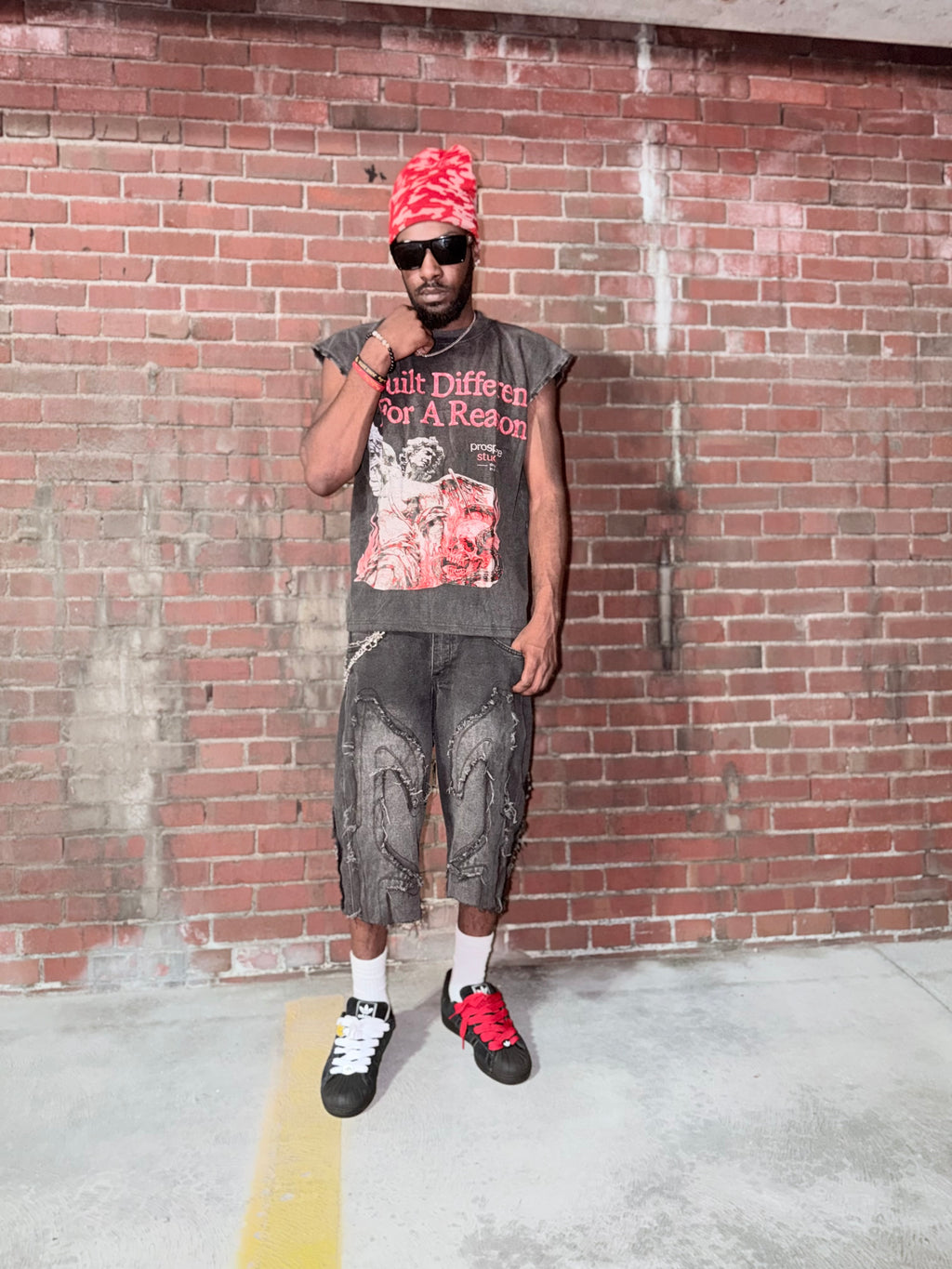Different breed sleevless tee