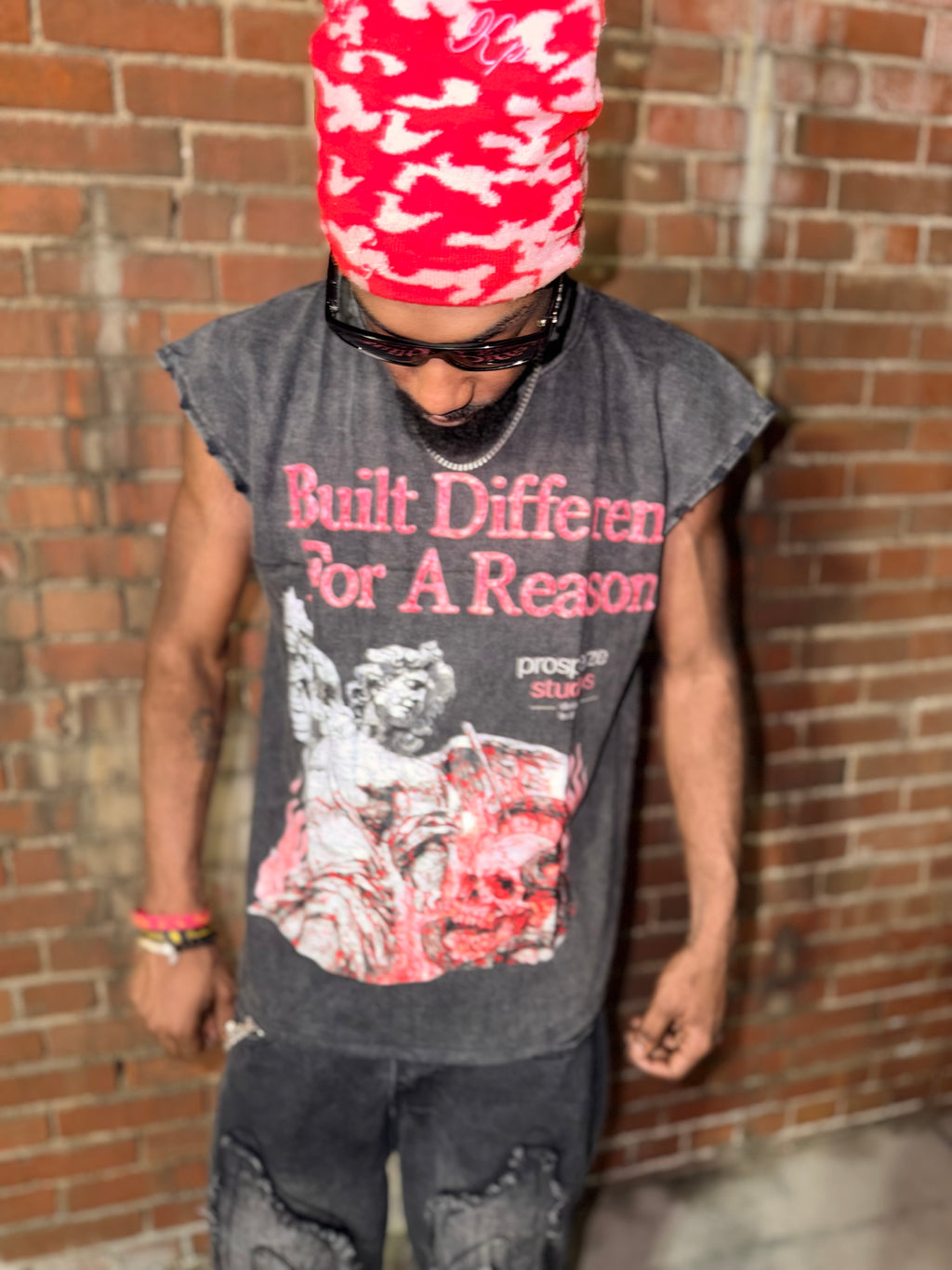 Different breed sleevless tee