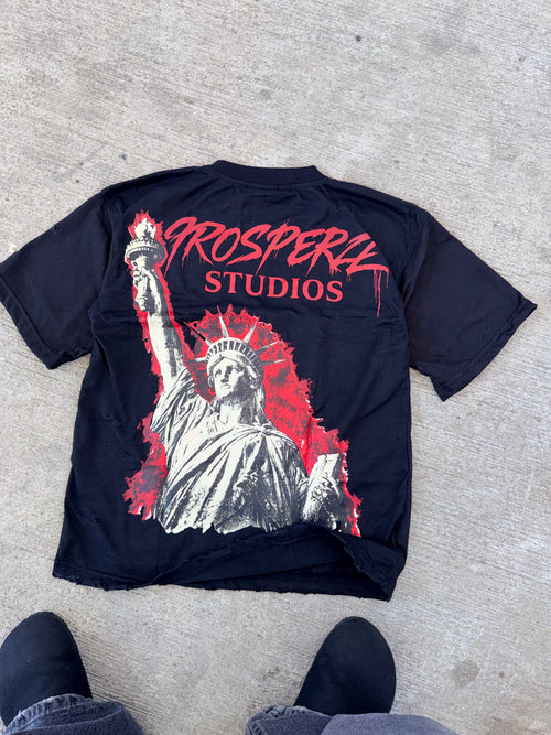 Black distressed liberty tee